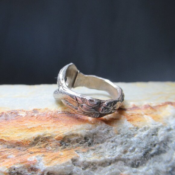 Abstract Molten Metal Ring, White Copper Twisted Vine - Picture 6 of 7